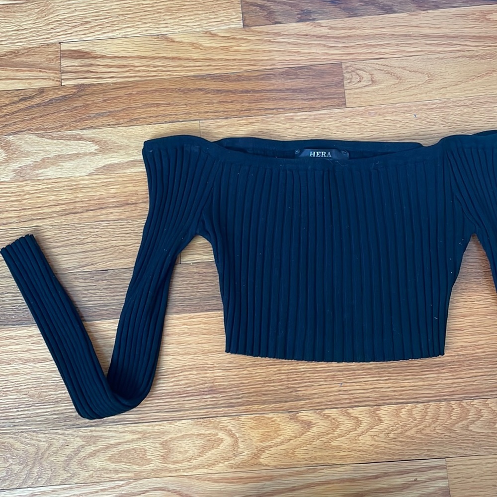 Black Off the shoulder long sleeve top